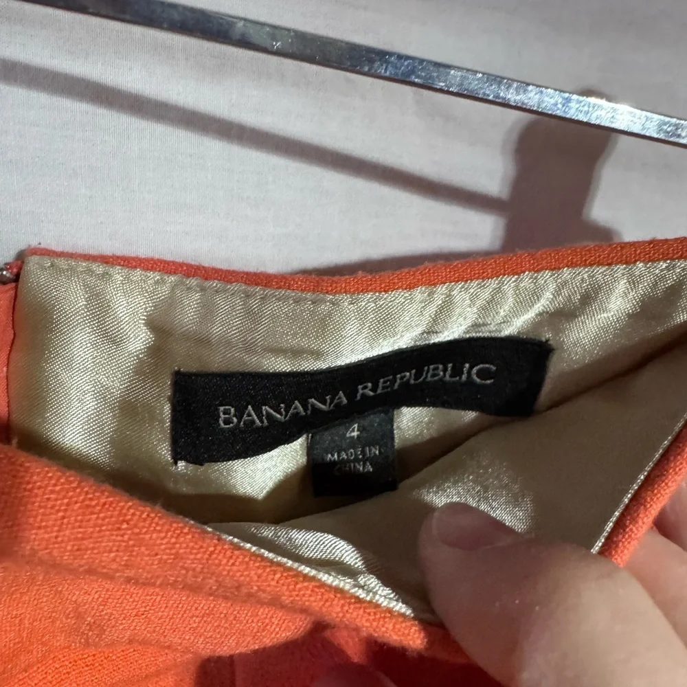 Banana republic orange pleated full mini skirt Size 4